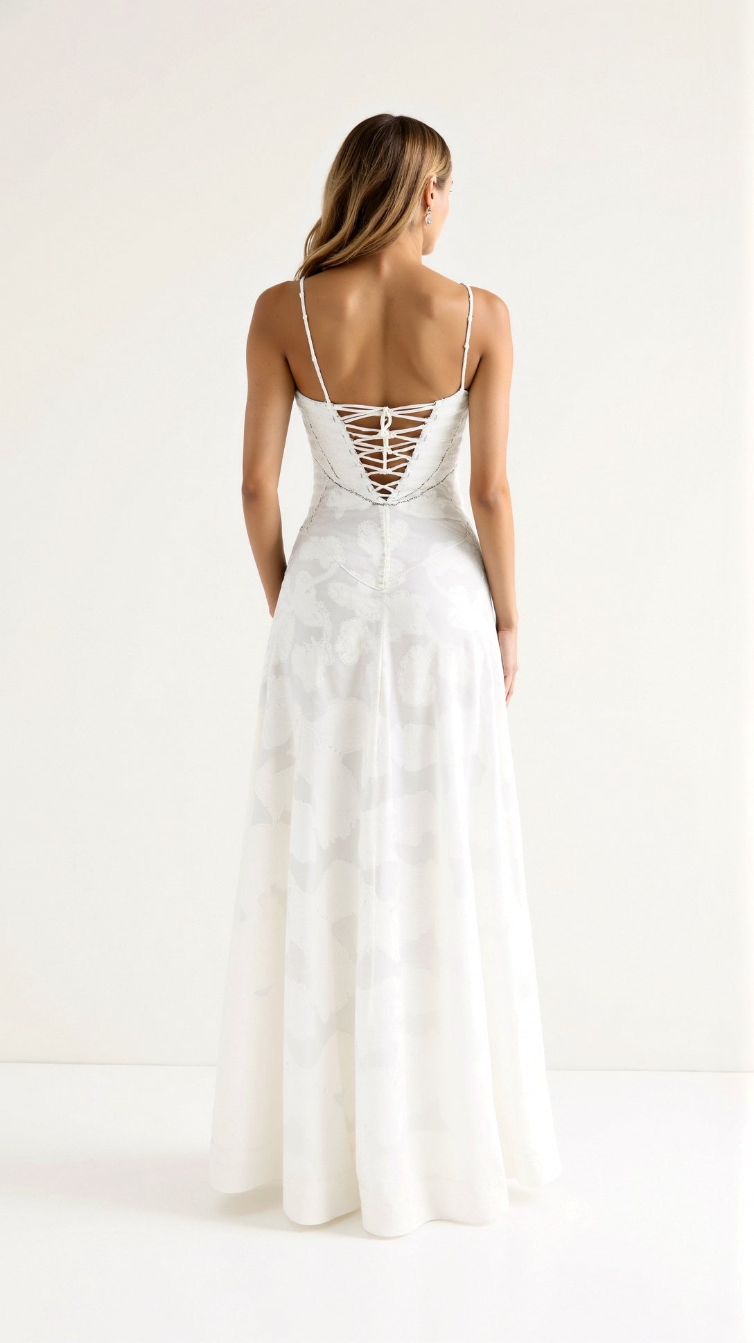 Amelisse – Elegant Dress With Back Lace-Up